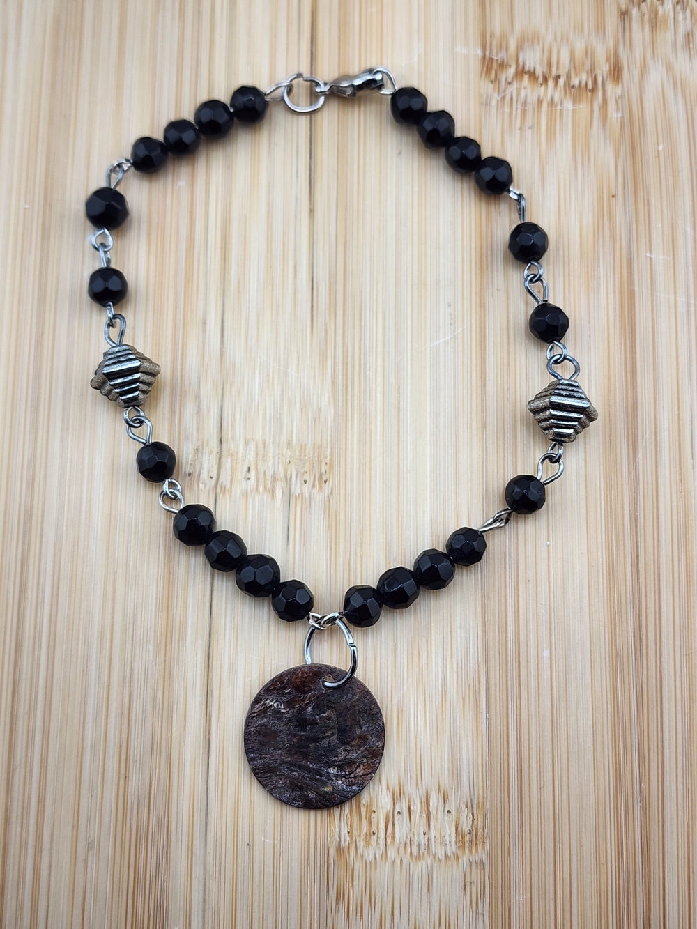 8.75in Black Beaded Pendant bracelet - 0629